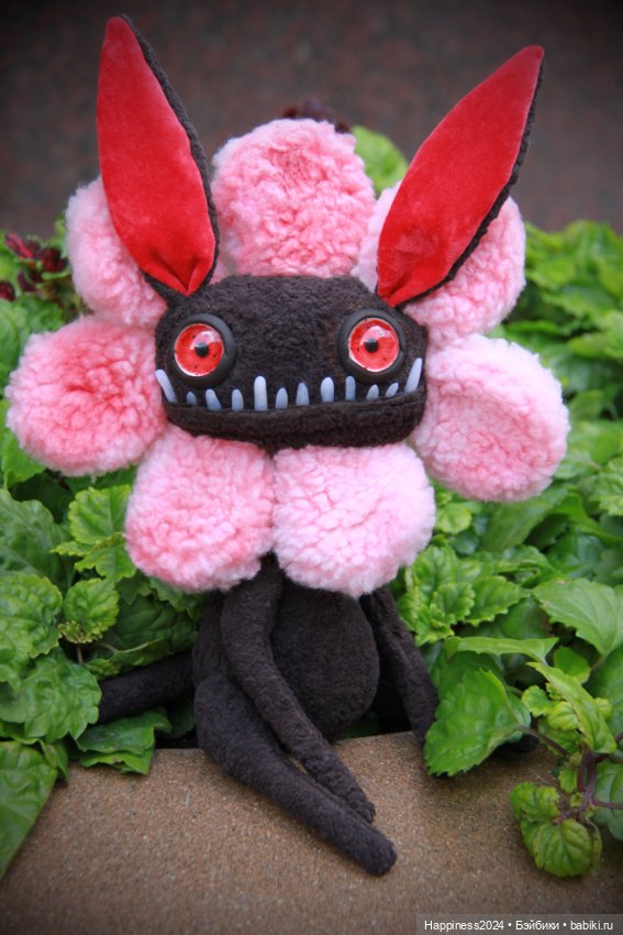 Монстрик Ромашка с заячьими ушами