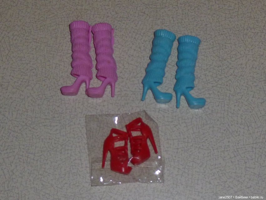 Лот обуви для Барби и других кукол 12 дюймов с каблучной стопой