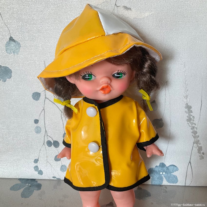 Карина Филимоновна и дождевик (фото 2)