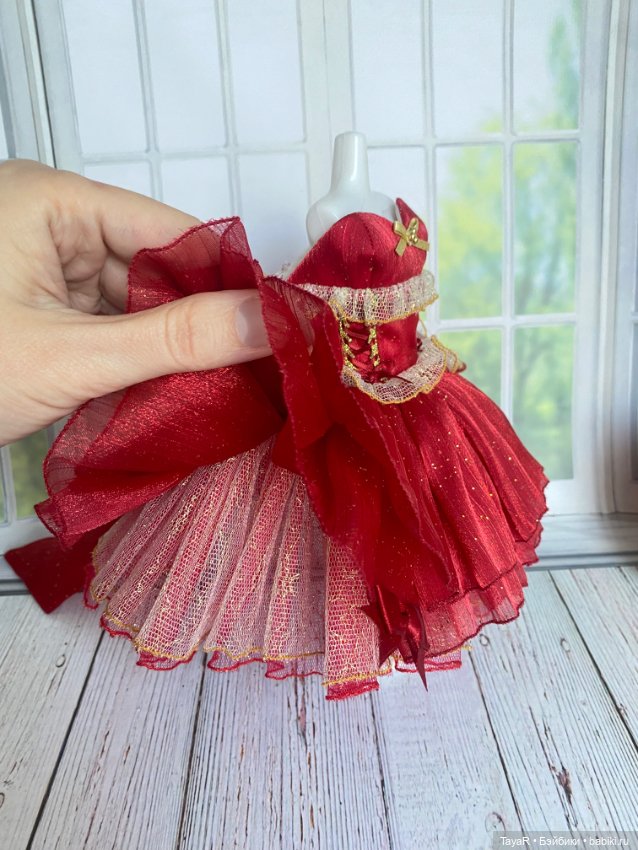 Полный аутфит с аксами от рождественской Руби Ред (фото 3)