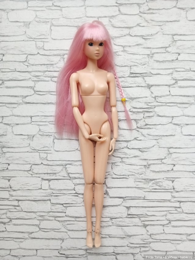 Momoko Nono as Gainax girls Момоко