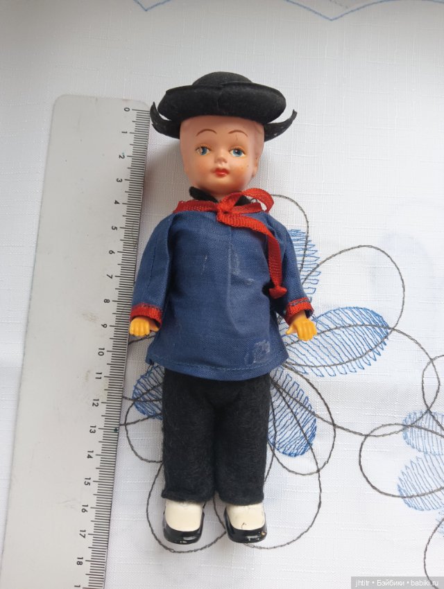 Мальчик ГДР ,колкий пластик