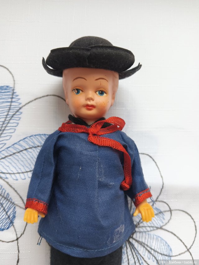 Мальчик ГДР ,колкий пластик (фото 3)