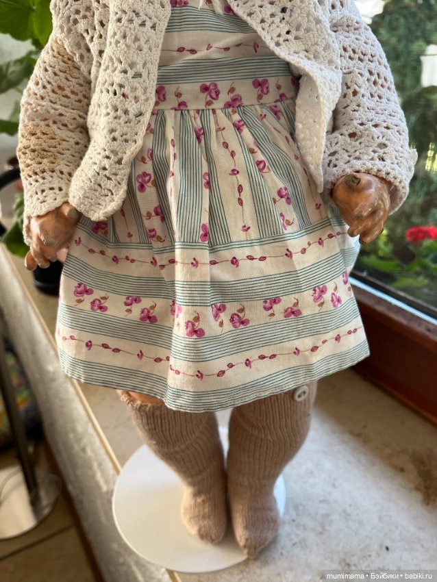 Очаровательная флиртушка KÖNIG & WERNICKE 777 со швейной машинкой рост 54 см (фото 4)