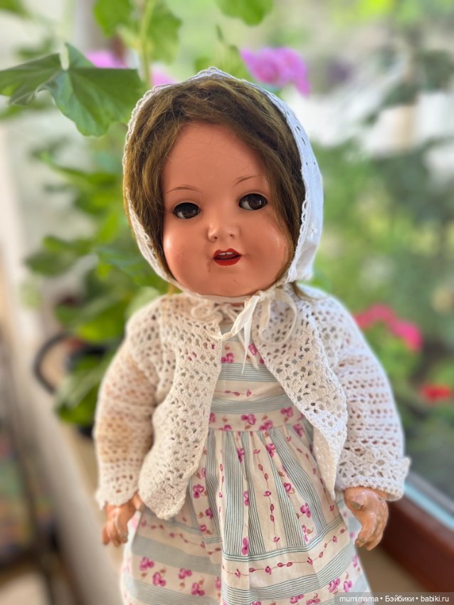 Очаровательная флиртушка KÖNIG & WERNICKE 777 со швейной машинкой рост 54 см (фото 2)