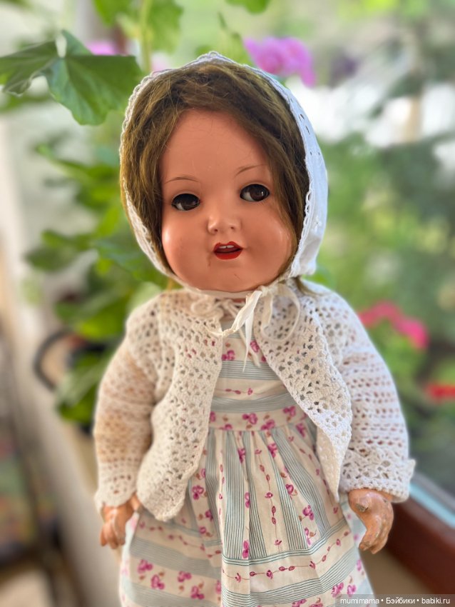 Очаровательная флиртушка KÖNIG & WERNICKE 777 со швейной машинкой рост 54 см (фото 3)