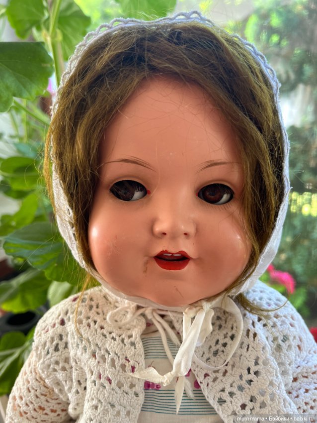 Очаровательная флиртушка KÖNIG & WERNICKE 777 со швейной машинкой рост 54 см (фото 6)