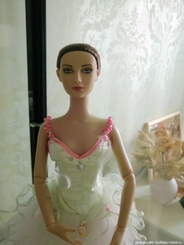 Кукла Tonner балерина с 2 нарядами (фото 2)