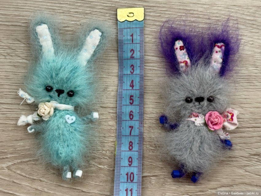 Брошь Зайчик, может быть игрушкой для куклы (фото 2)