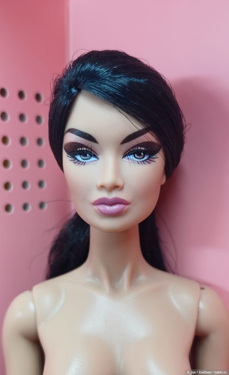 IT Fashion Royalty Kyori Sato Love The One