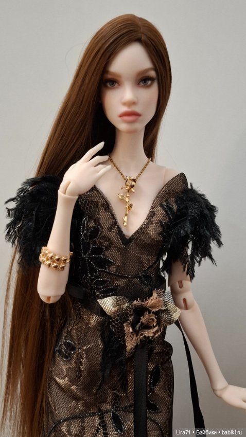 Платье, перчатки, чокер и роза на ленте на худеньких авторок 1/4