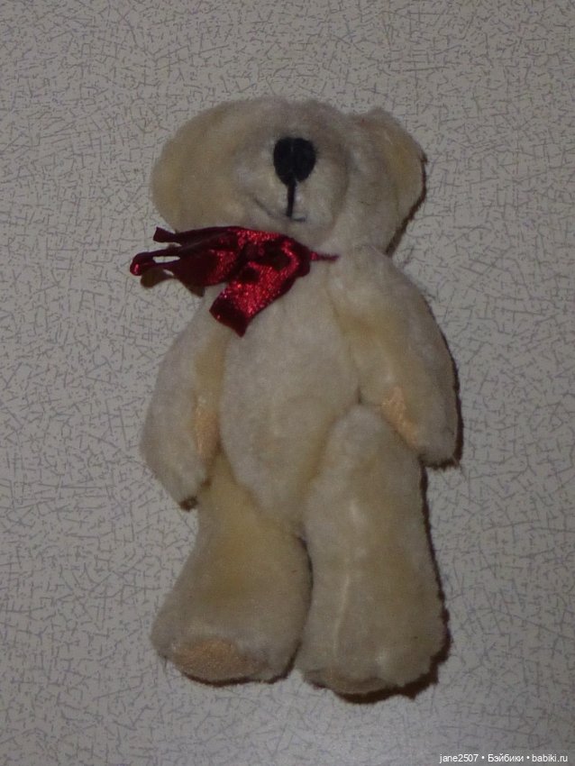 Коллекционный мишка - подходит в качестве игрушки для кукол - рост около 11 см