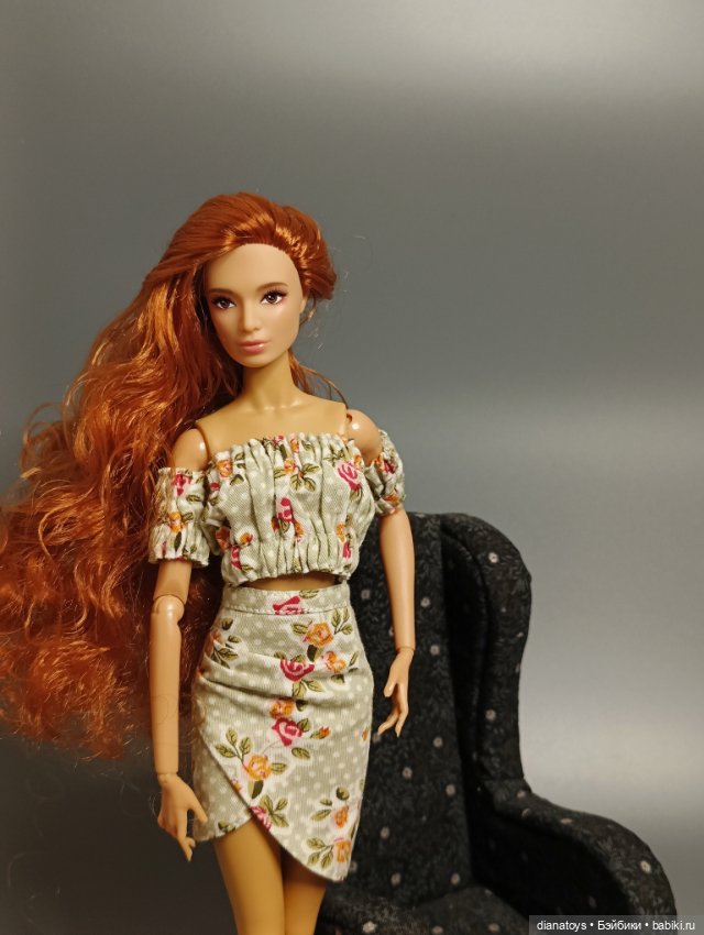 Комплект юбка и топ на резинках для кукол формата Барби (фото 2)