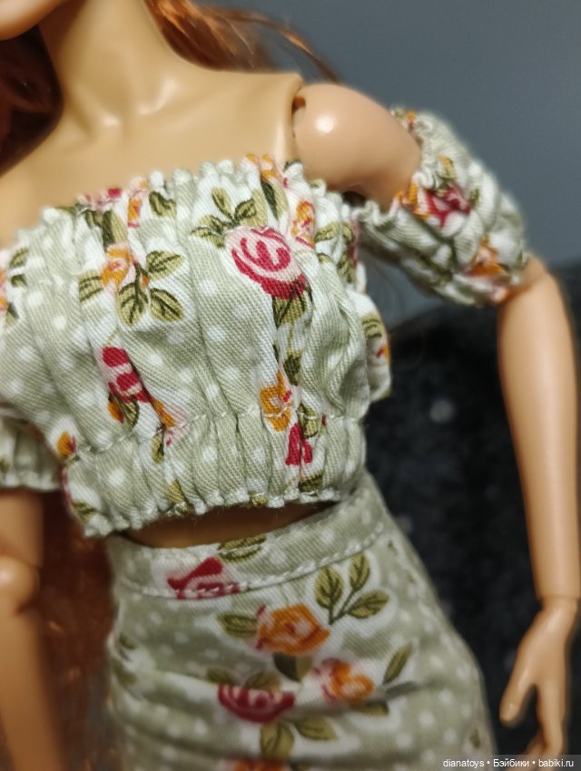 Комплект юбка и топ на резинках для кукол формата Барби (фото 5)