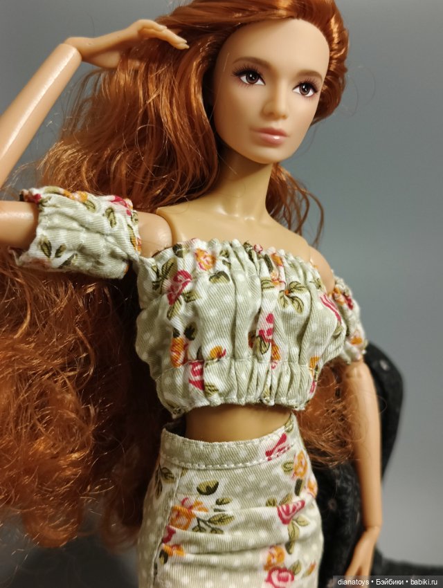 Комплект юбка и топ на резинках для кукол формата Барби (фото 3)