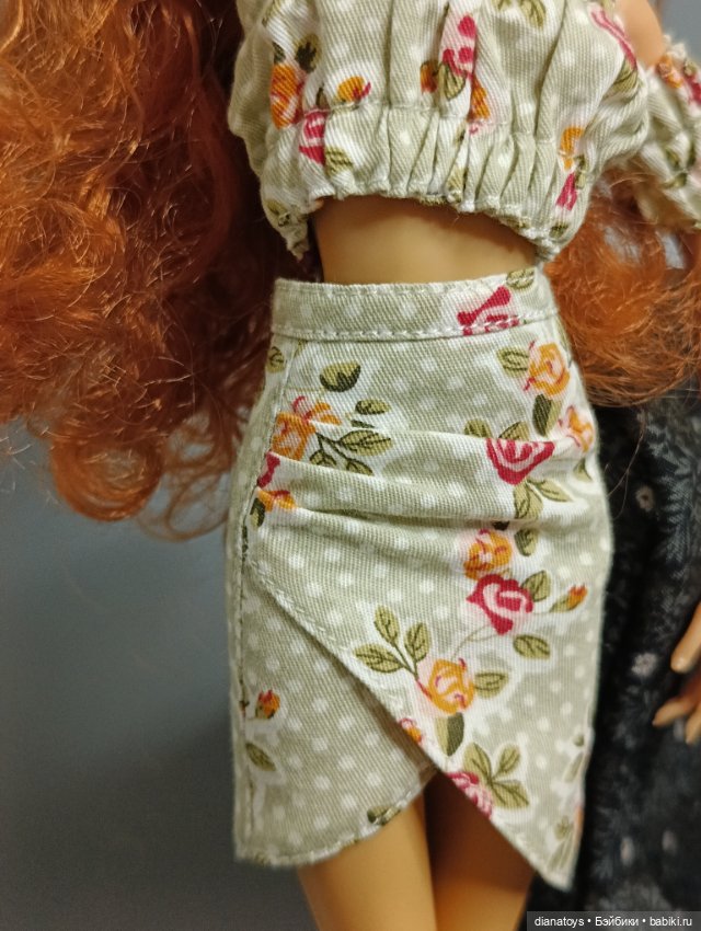 Комплект юбка и топ на резинках для кукол формата Барби