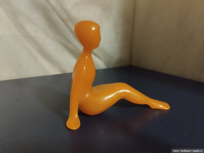 Статуэтка Девушка Ню колкий пластик СССР 60е