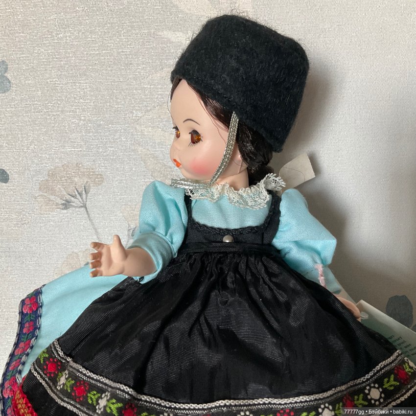 Серьезная румынка от мадам Александер