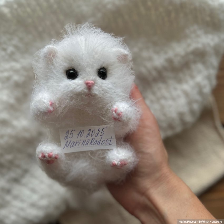 Пушистый белый котёнок — Игрушки для детей (фото 4)
