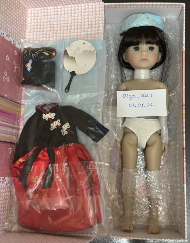 Лимитная Наоми от Ruby Red 37 см (фото 4)