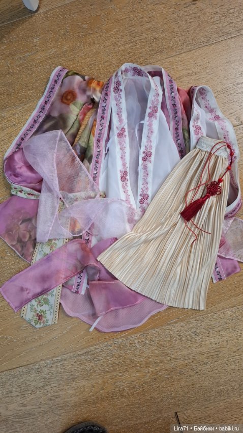 Шёлковое ханьфу для девочек 1/4 (фото 9)