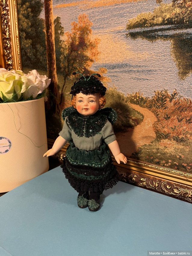Кукла в антикварном стиле "Бабочкa"