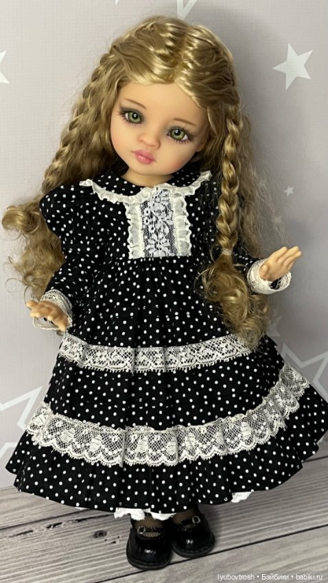 Нарядное платье в горошек с пышным подъюбникомд для Паола Рейна и аналогичных кукол , ростом 33см