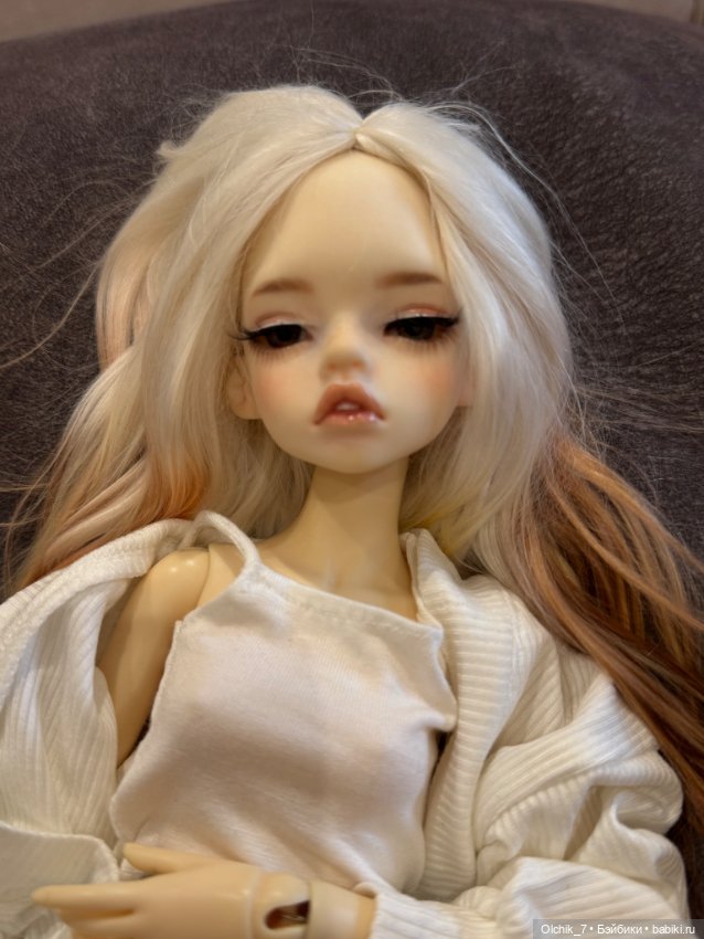 Dim Larina на теле Dollzone