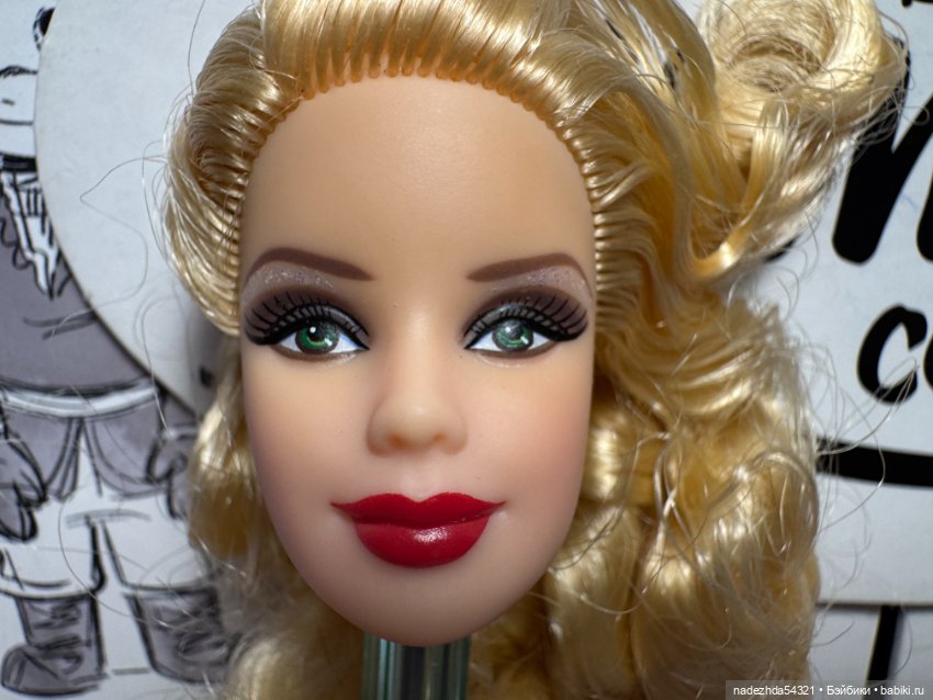 Голова Барби Праздничная 2012 год (фото 7)
