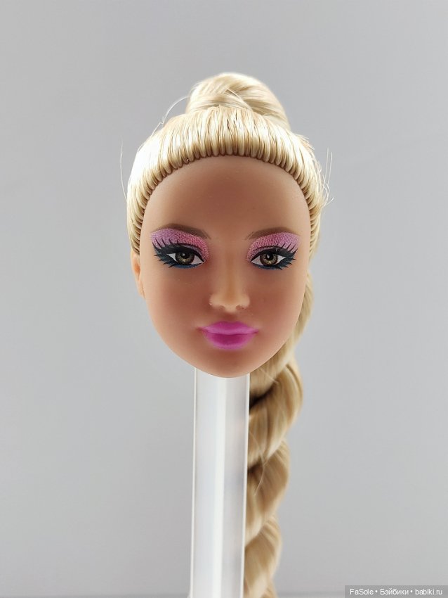 Голова Барби Keith Haring