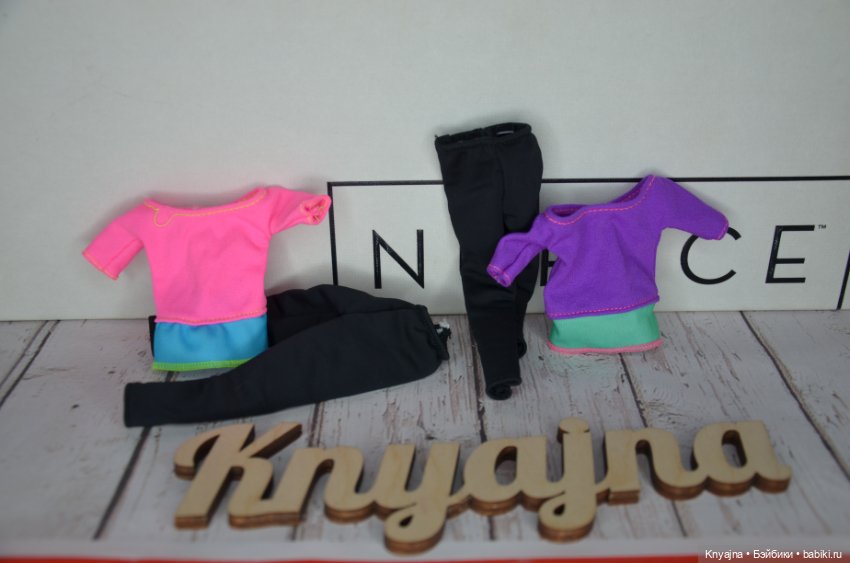 Лот 2 футболки и 2 пары лосин Барби (фото 2)