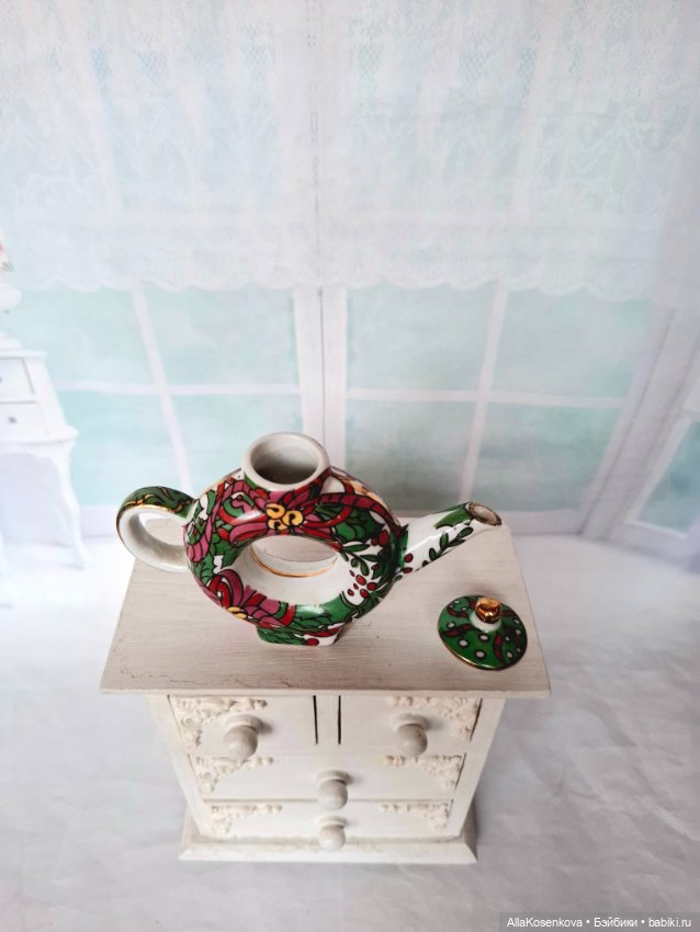 Чайник фарфор — Посуда для кукол