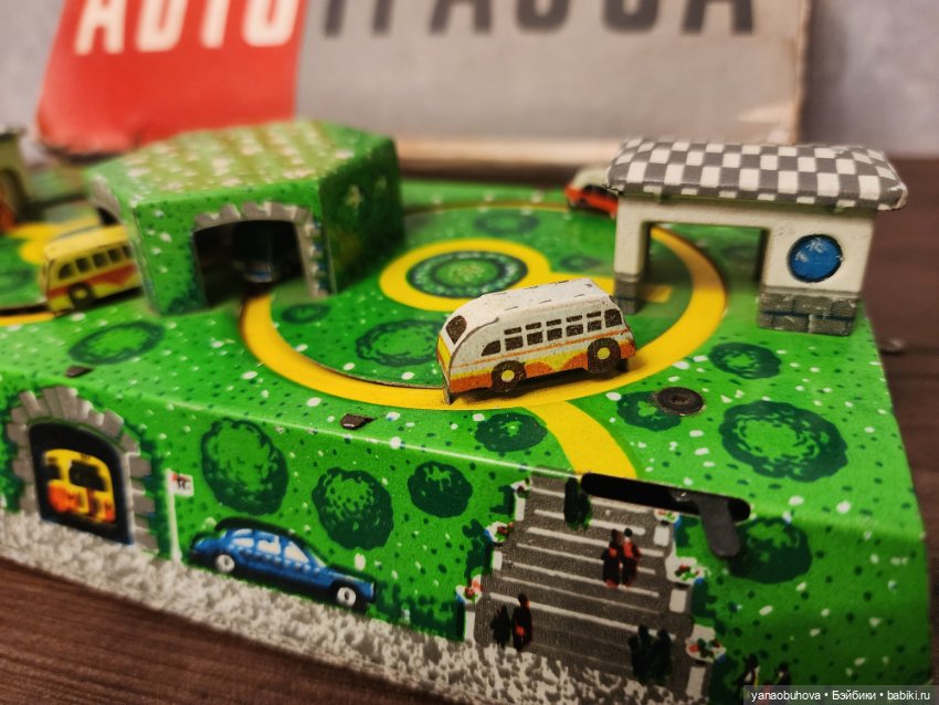 Винтажная заводная игрушка "Автотрасса", период СССР (фото 5)