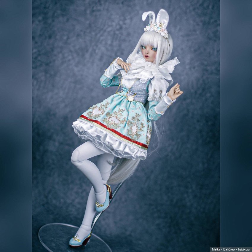 Продам полный комплект с обувью /outfit- "Белый кролик" для Feeple60