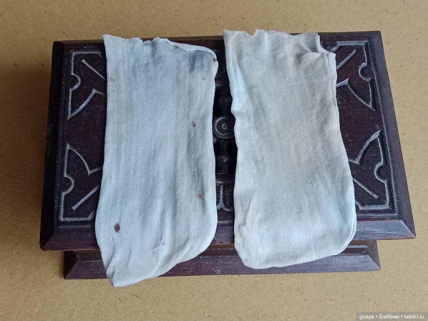 Антикварные носочки для куклы (фото 3)