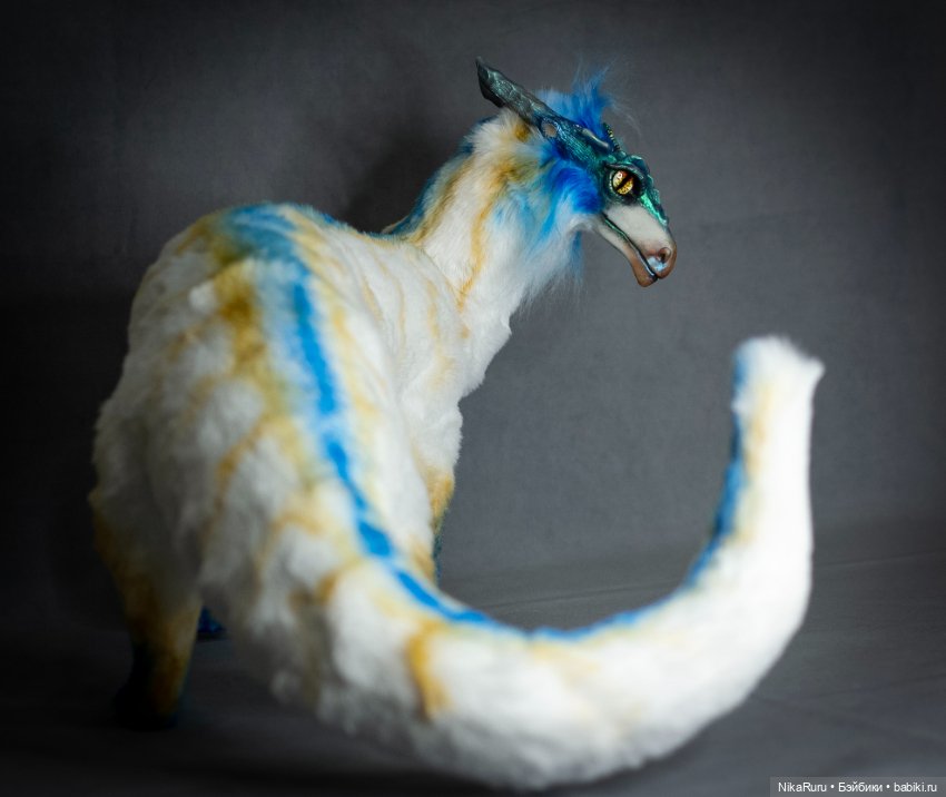 Дракон подвижный в смешанной технике