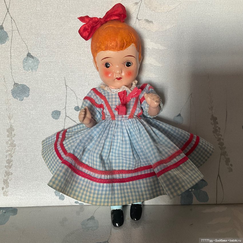 Девочка с бантиком — Антикварные куклы
