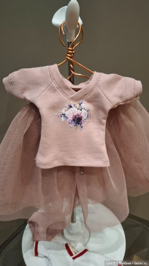 Футболка, юбка и трусики на девочек 1/4