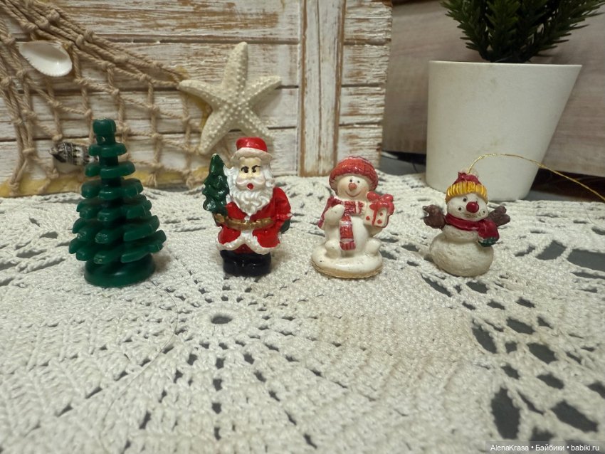 Лот новогодней миниатюры — Книги