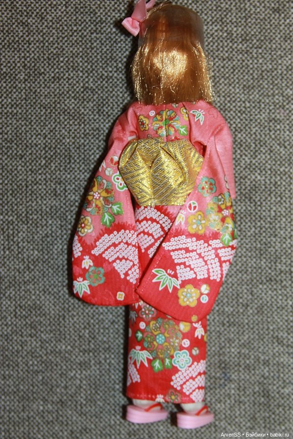 Ликка 4 поколения с ярким макияже (фото 5)