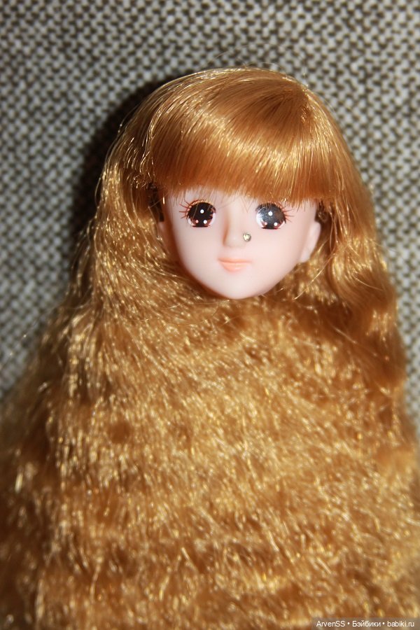 Голова первого выпуска подружки Дженни Шины (фото 5)