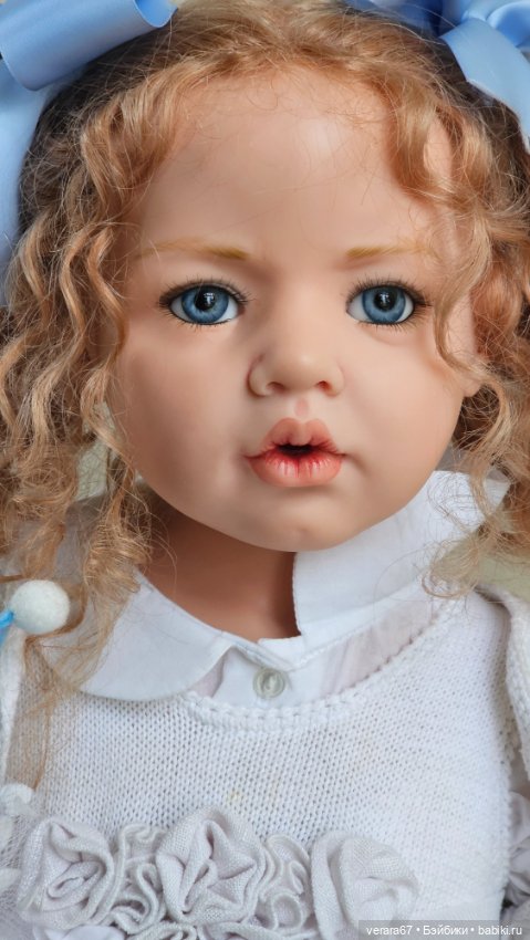 Обаятельная голубоглазая Barbel от Hildegard Gunzel