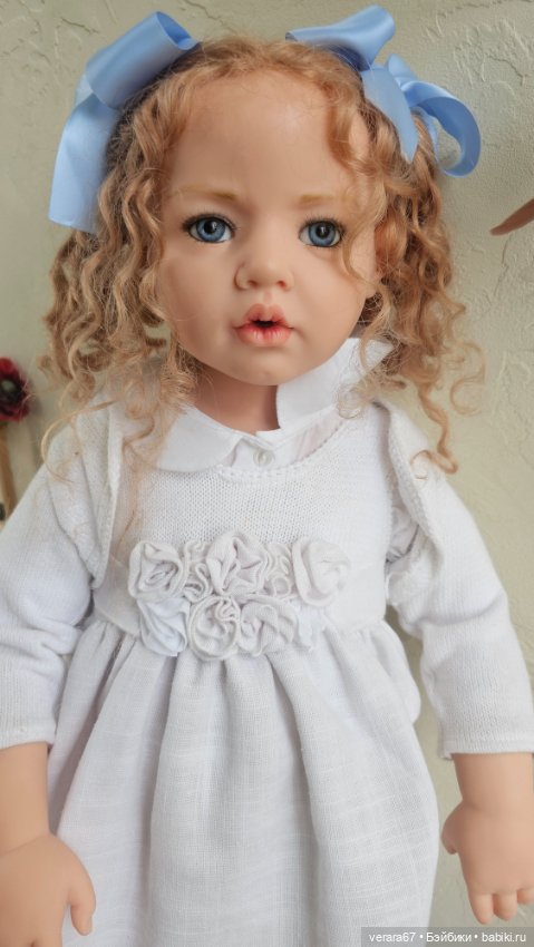 Обаятельная голубоглазая Barbel от Hildegard Gunzel