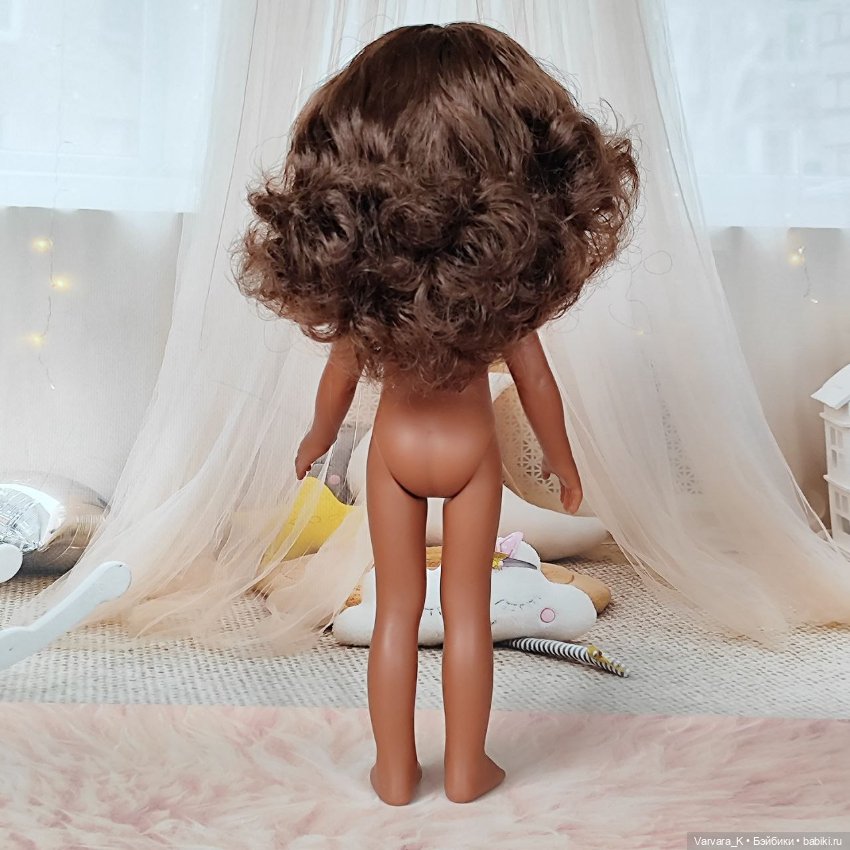 Paola Reina Нора с каштановыми кудрями, 32 см (фото 7)