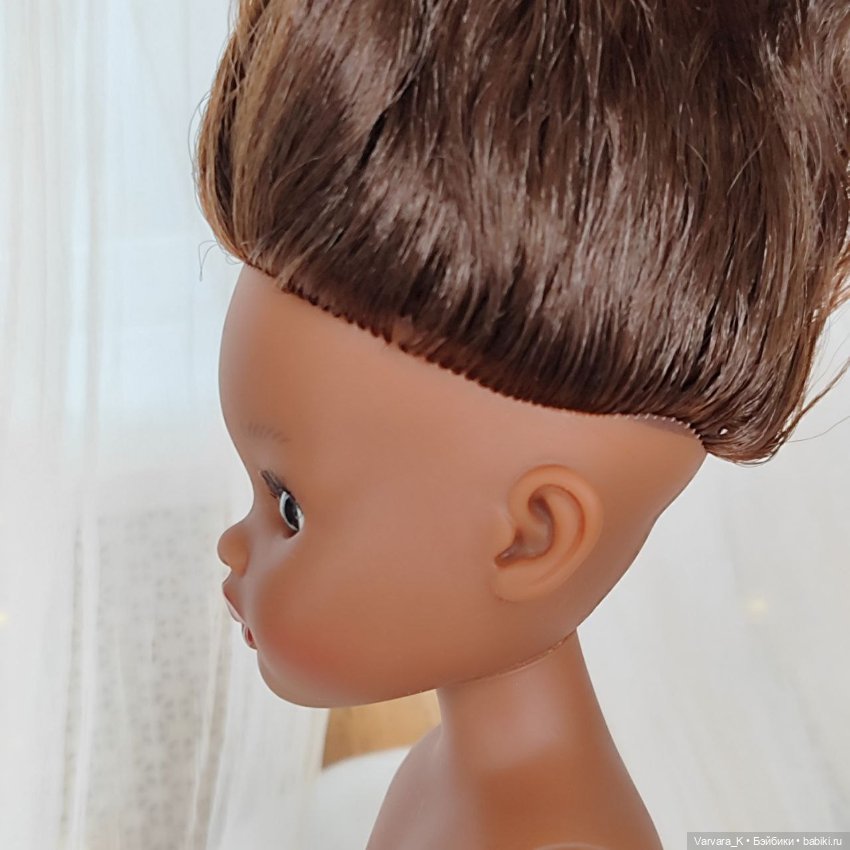 Paola Reina Нора с каштановыми кудрями, 32 см (фото 2)