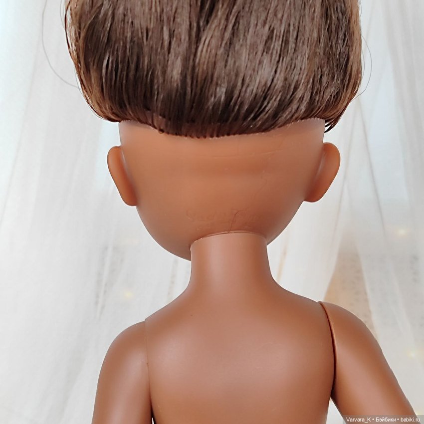 Paola Reina Нора с каштановыми кудрями, 32 см (фото 3)