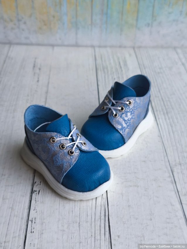Кроссовки для куклы Llorens 42 см (фото 2)