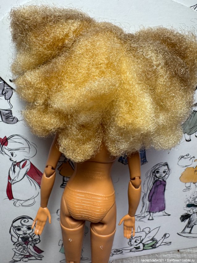 Барби от Марни Сенофонте на теле йоги