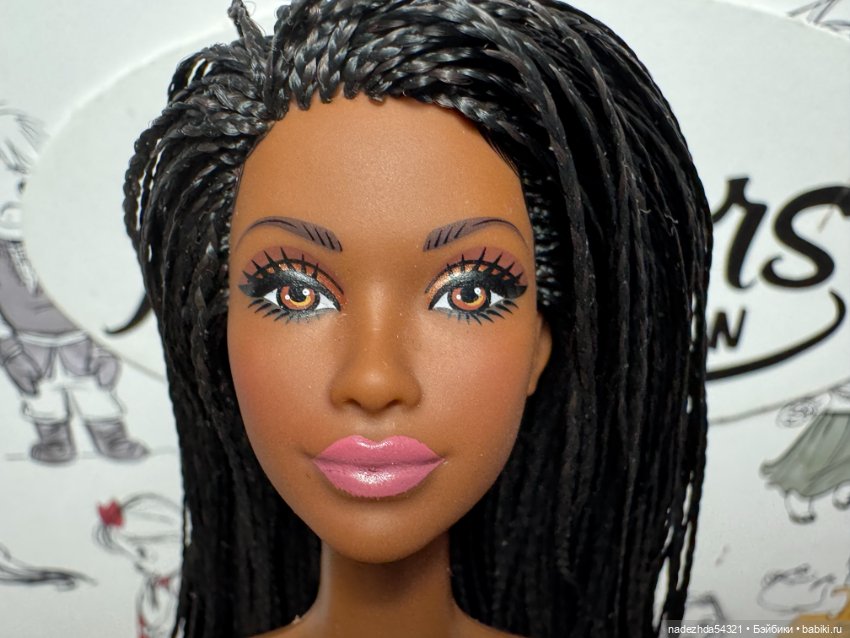 Барби Лукс 21 Хайди на теле Барби Экстра 1 в радужной шубке (фото 4)