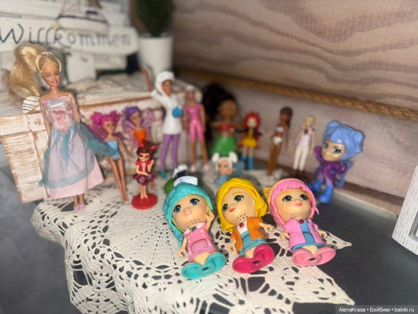 Лот маленьких кукл — Игровые куклы